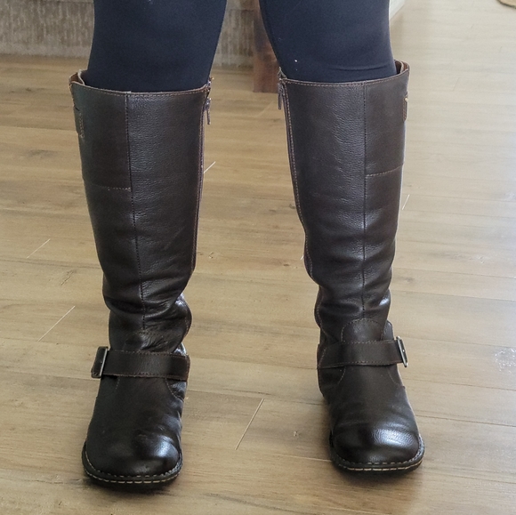 Boots - Picture 3 of 4